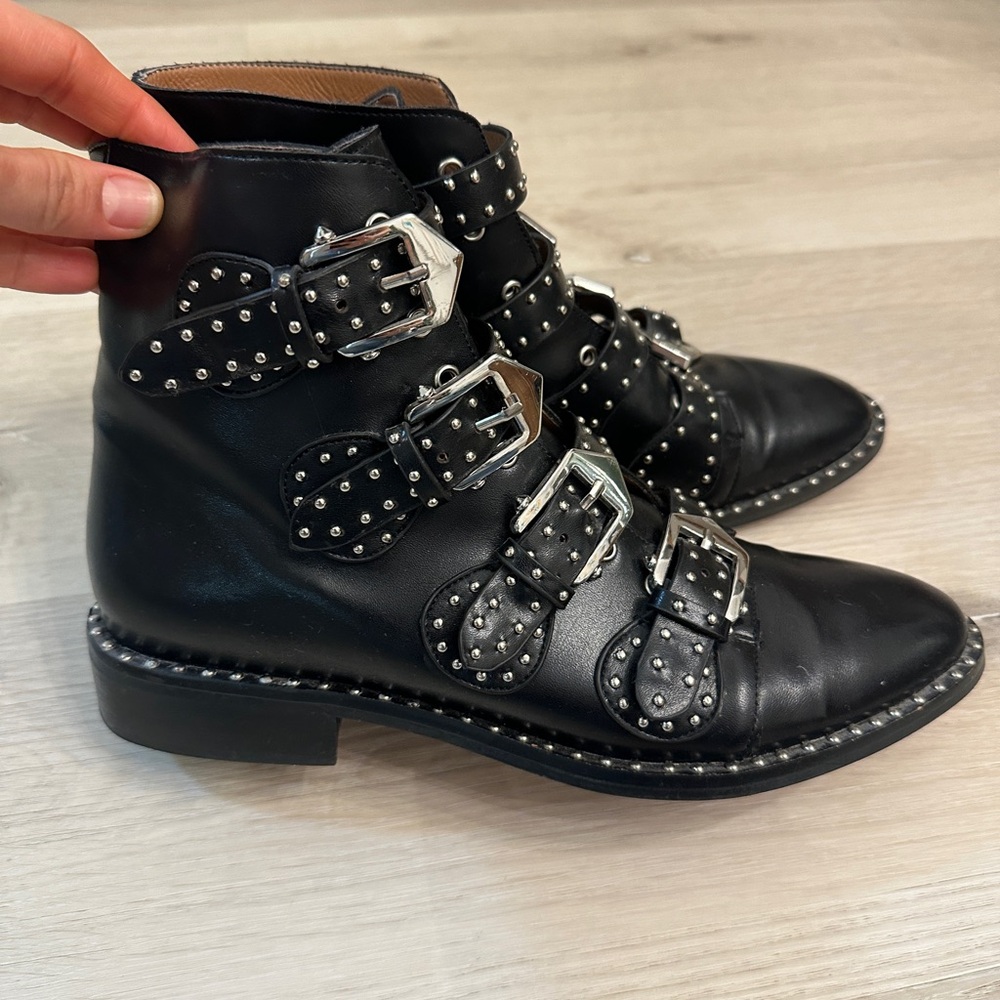 Stylish Black Leather Ankle Boots with Buckle Detail